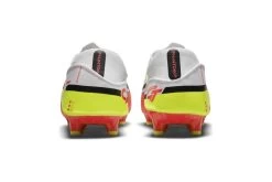 Nike Phantom GT2 Academy FlyEase MG Voetbalschoen Wit/bright Crimson/volt -Winkel voor professionele voetbaluitrusting 37096609 5