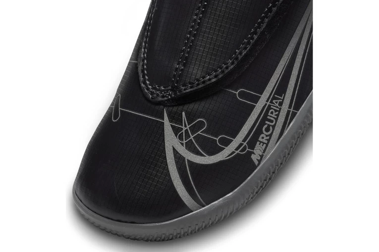 Nike Jr. Mercurial Vapor 14 Club IC Voetbalschoen Zwart Maat 25-31,5 6 Nike Jr. Mercurial Vapor 14 Club IC Voetbalschoen Zwart Maat 25-31,5 - Afbeelding 6