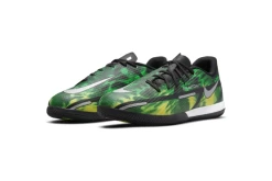 Nike Jr. Phantom GT2 Academy IC Voetbalschoen Green Strike KIDS -Winkel voor professionele voetbaluitrusting 37099773 3