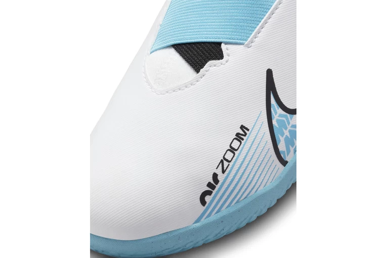 Nike Jr. Zoom Mercurial Vapor 15 Academy IC Voetbalschoenen Wit/Pink Blast/Baltic Blue KIDS 4 Nike Jr. Zoom Mercurial Vapor 15 Academy IC Voetbalschoenen Wit/Pink Blast/Baltic Blue KIDS - Afbeelding 4