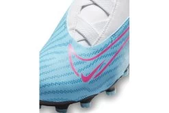 Nike Jr. Phantom GX Academy MG Voetbalschoenen Baltic Blue/Wit/Laser Blue/Pink Blast KIDS -Winkel voor professionele voetbaluitrusting 37110767 5