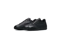 Nike Phantom GX Club IC Voetbalschoen Zwart -Winkel voor professionele voetbaluitrusting 37112210 3
